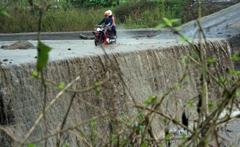 PVMBG Pasang CCTV Awasi Lahar Dingin Kelud