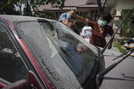 Abu Merapi Terbang Hingga Lebih dari 25 kilometer