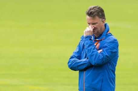 Van Gaal Tak Mau Ada Campur Tangan Sir Alez Ferguson