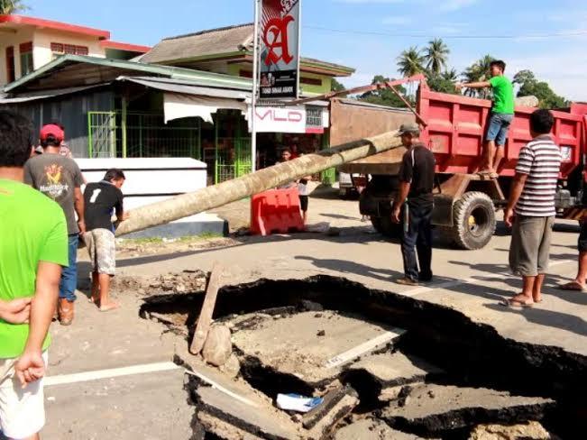 Jembatan Ambruk, Jalur Trans Sulawesi Dialihkan