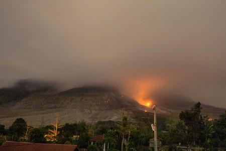 Meletus Lagi, PVMBG Minta Warga Sekitar Sinabung Waspada