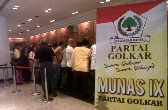 Yoris: DPD Harus Pertanyakan Dasar Hukum Munas Golkar