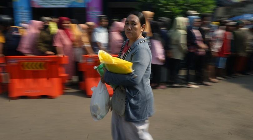 Ekonomi Melambat,  Indef Soroti Lemahnya Daya Beli Masyarakat