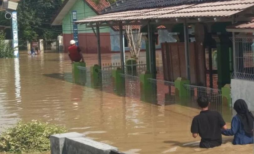 Banjir  Rendam 36 Desa di Cirebon, Dua Warga Meninggal