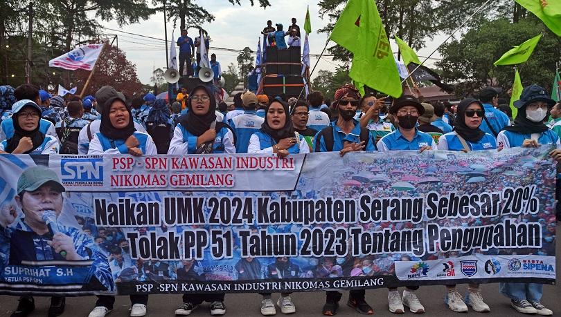 Tuntut UMK Naik 15 Persen, Buruh Ancam Mogok Nasional Mulai Kamis Ini