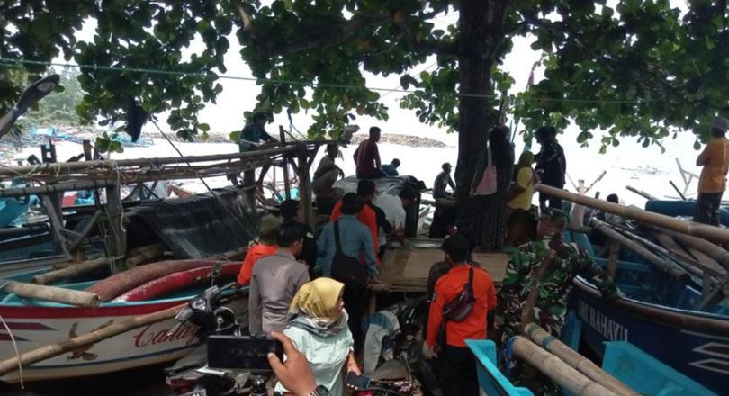 Gelombang Tinggi Rusak Ratusan Kapal Nelayan Garut