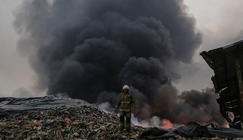 5 Hektare Lahan TPA Sampah Jatibarang Semarang Terbakar