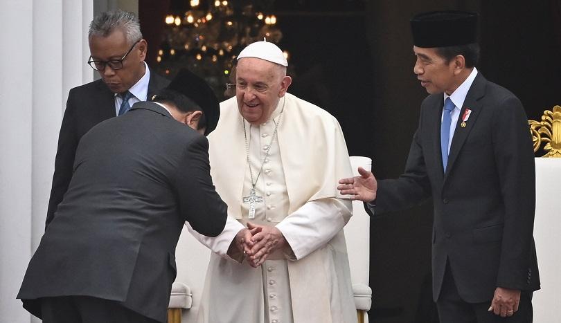 Paus Fransiskus Lakukan Pertemuan Empat Mata dengan Presiden Jokowi