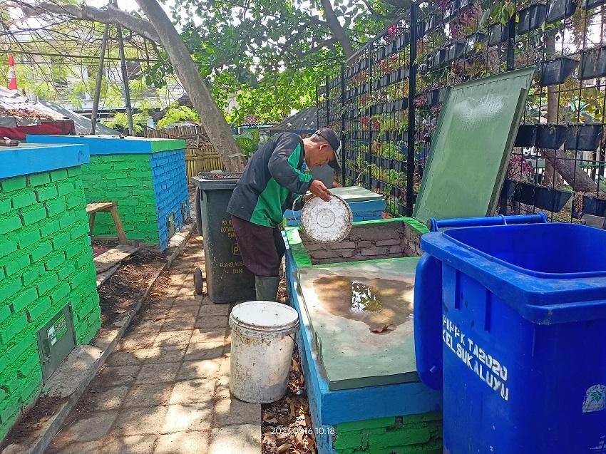 Pilah Sampah Mandiri, Warga Sukaluyu Tak Terdampak Kebakaran TPA Sarimukti