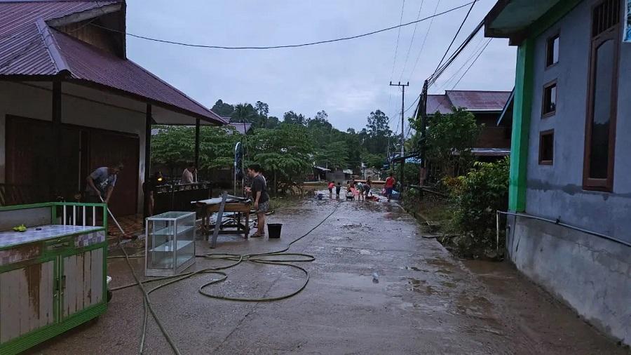 Banjir Mahakam Ulu Berangsur Surut, Ketinggian Masih 2 Meter