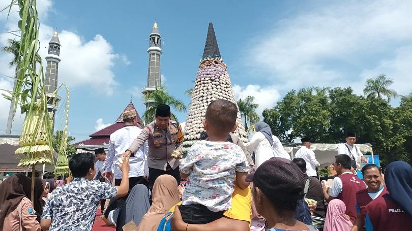 Gerebek Apem, Tradisi Sambut Datangnya Ramadan di Jombang