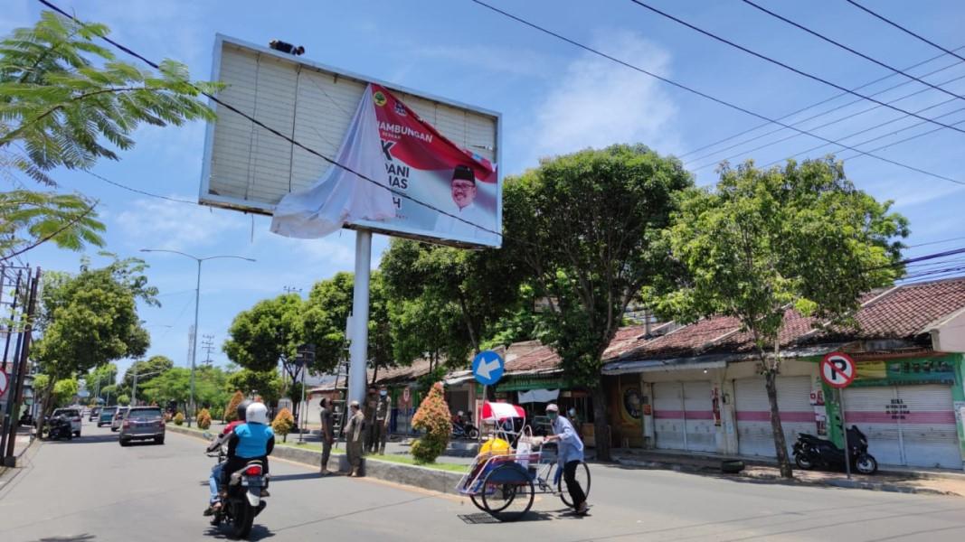 Bawaslu Banyuwangi Tambah Batas Waktu Bersihkan Alat Peraga Kampanye