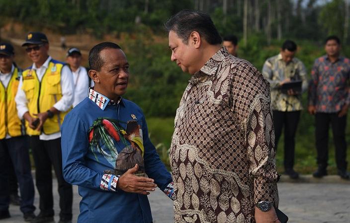 Jokowi Bantah Terlibat Pengunduran Airlangga dari Ketum Golkar