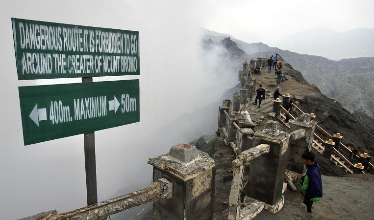 Wisatawan Dilarang Dekati Kawah Gunung Bromo