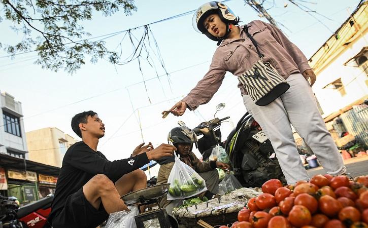 Ekonom Ungkap Penyebab Daya Beli Menurun: Harga Pangan Naik, Tapi Gaji Tetap