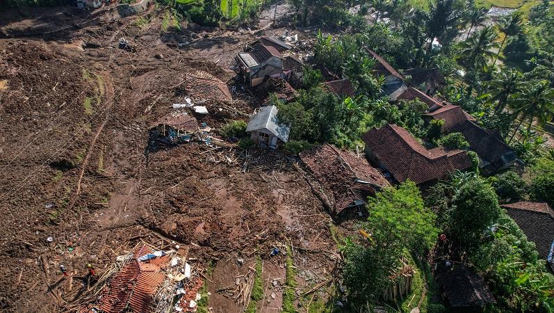 Longsor Bandung Barat, 11 Orang Hilang