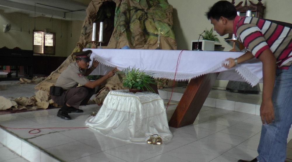 Natal di Rembang, Gereja Himbau Jemaat Tak Pakai Tas Besar