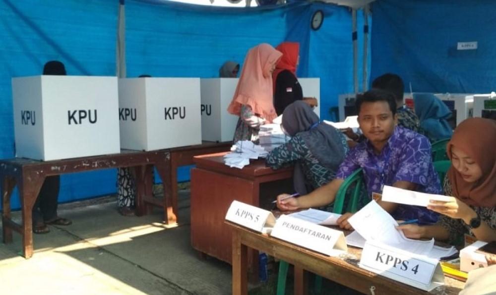 Pemicu Kelelahan KPPS, DPR Akui Tolak Usulan Dua Panel Penghitungan Suara 