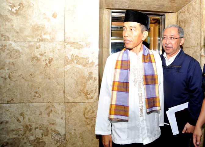 Jokowi Telusuri Calo Rusun Marunda