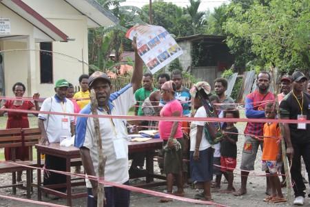 Pasangan Cagub Habel-Yop Lapor Pelanggaran Pilkada Ke Polda Papua