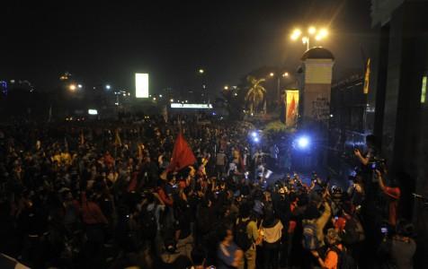Ricuh, Demo Tolak  BBM di Ternate dan Aceh