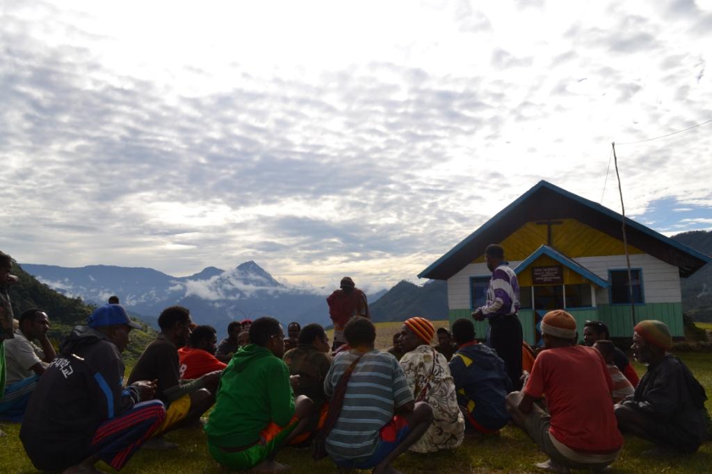 Penyebab Punahnya Separo Bahasa Ibu di Papua
