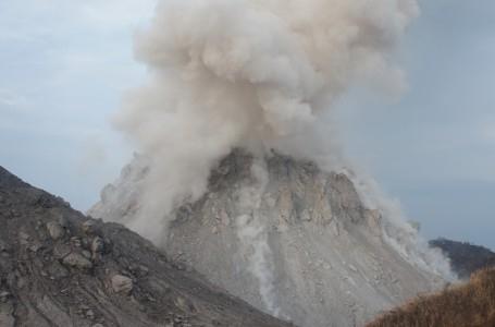 BPBD NTT: Tidur Lelap, Gunung Rokatenda Masih Berbahaya