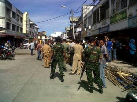 Penggusuran PKL di Banda Aceh Dikawal Polisi dan TNI