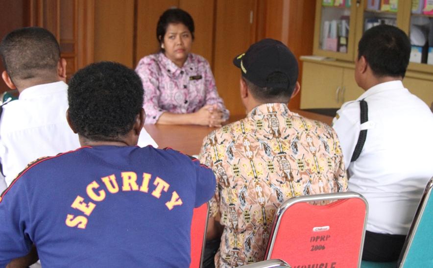 Alasan Petugas Keamanan DPR Papua Tuntut Jadi PNS