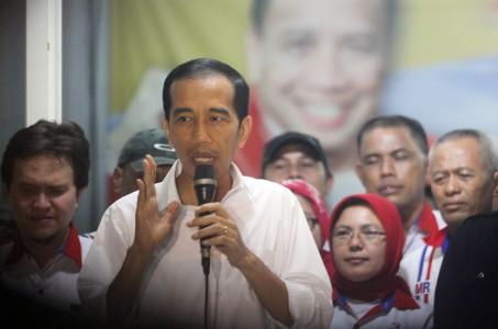 Jokowi: Omset Turun, Jangan Salahkan Saya