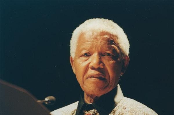 Mandela Wafat, FIFA Kibarkan Bendera Setengah Tiang