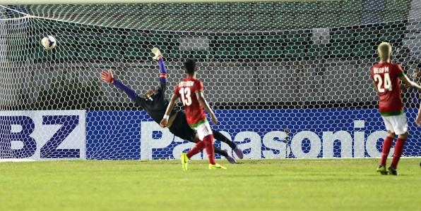 Final Sepak Bola: Indonesia Tertinggal 1-0 di Babak Pertama