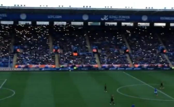 Listrik Padam, Pendukung Leicester Terangi Stadion dengan Lampu HP