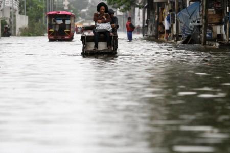 Jangan Serahkan Penanganan Banjir Jakarta Hanya kepada Jokowi