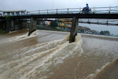 Senin Lusa, Kementerian PU Dan Pemkot Tangerang Bahas Sungai Cisadane