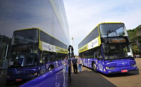 Perempuan Supiri Bus Wisata Jakarta