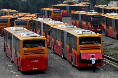 Diberhentikan Sementara, Tersangka Korupsi Bus Transjakarta Masih Terima Gaji