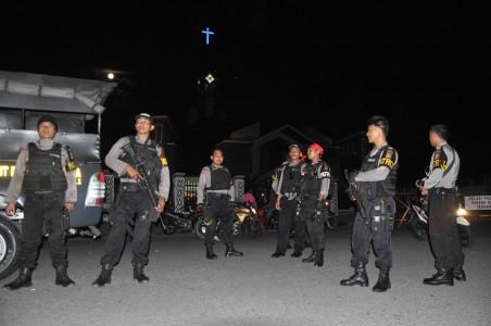 Gegana Polda Jatim Sterilkan Gereja di Surabaya dari Ancaman Bom