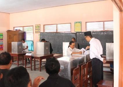 Ketua  KPUD Sarmi Melarikan Diri, Bawa Ribuan Surat Suara Pemilu