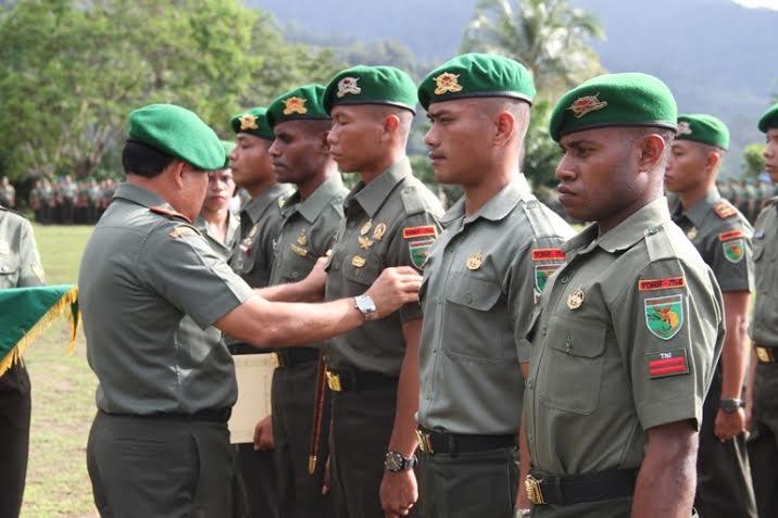 Rebut Senjata OPM,  Prajurit TNI Naik Pangkat