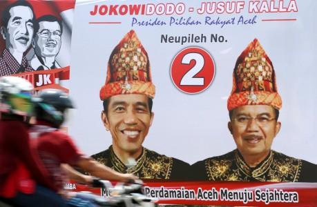 Personel God Bless Semarakan Konser Dukungan Jokowi di TIM