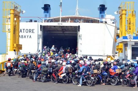 ASDP Merak: 350 Ribuan Penumpang Belum Menyeberang Ke Jawa