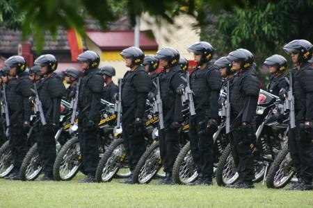 Bentrok, Senjata TNI dan Brimob di Pirime Ditarik