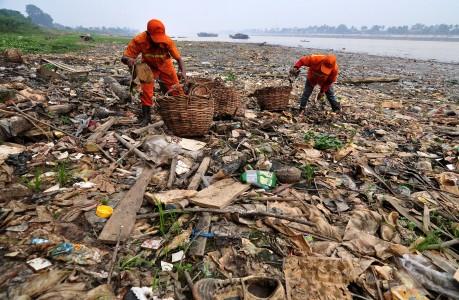 Tempat Sampah Liar Bermunculan di Mataram