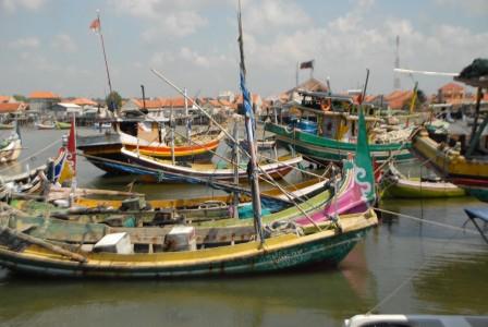 Ratusan Kapal di Kalimantan Tak Bisa Melaut Pasca Aturan KKP