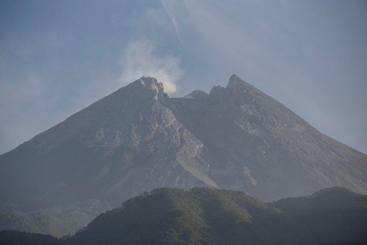 Banyaknya gunung berapi sebagai penyebab gempa