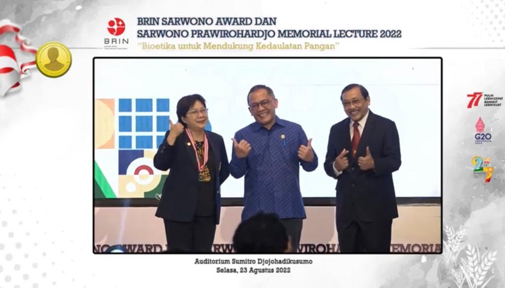 Dukung Kedaulatan Pangan dengan Anugerahi Prof. Hanny Wijaya  BRIN Sarwono Award