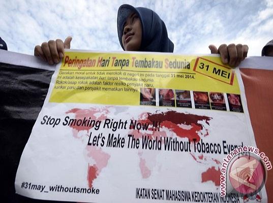 Kampanye Anti Tembakau, Mahasiswa di Malang Bagikan 50 Kilogram Jeruk