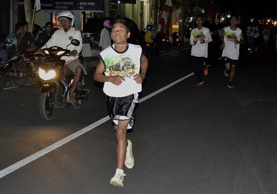 Bondowoso Night Run, Saat Seribuan Warga Lpmba Lari Malam Hari