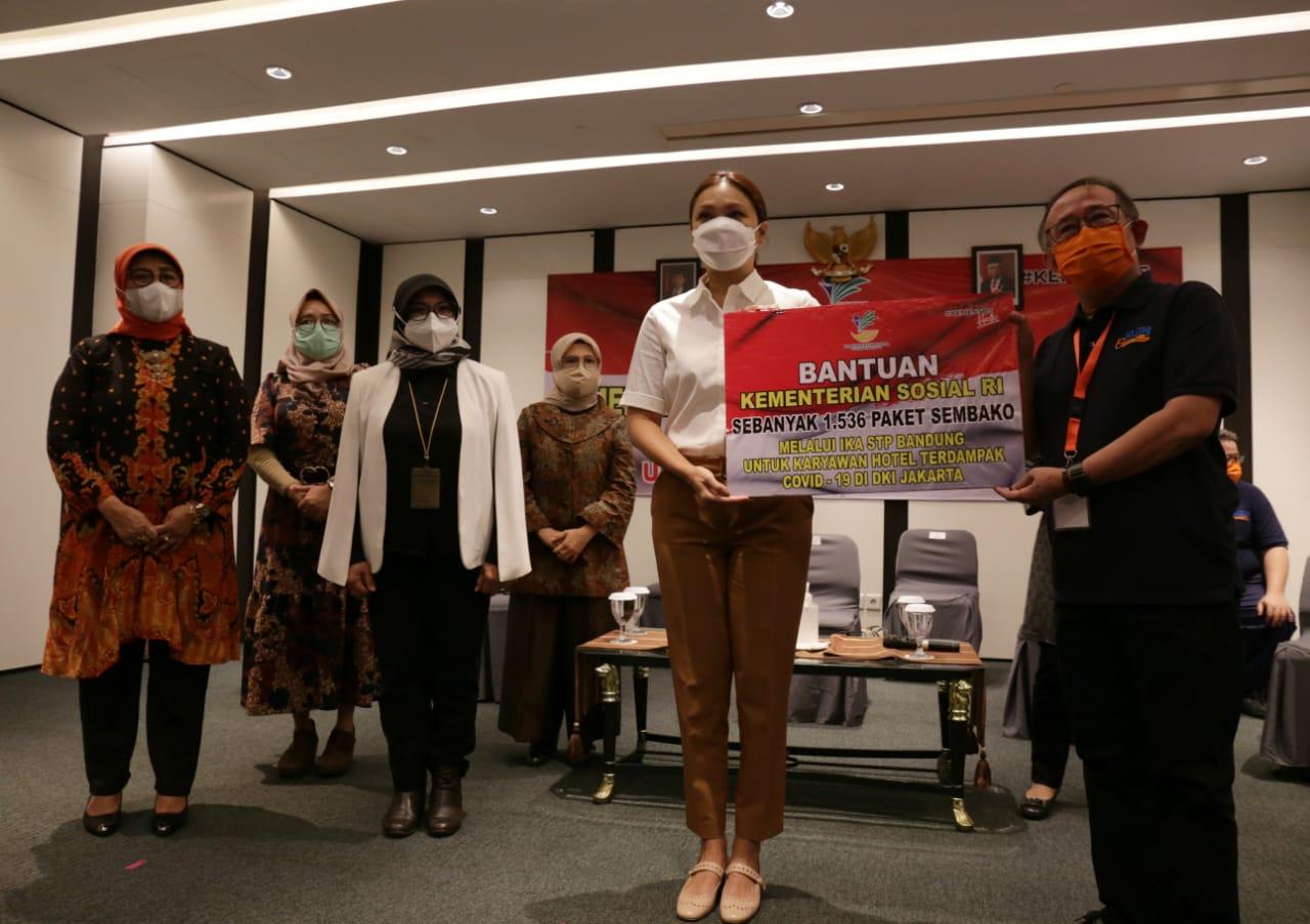 1.536 Paket Sembako bagi Karyawan Hotel Terdampak Covid-19 di Jakarta